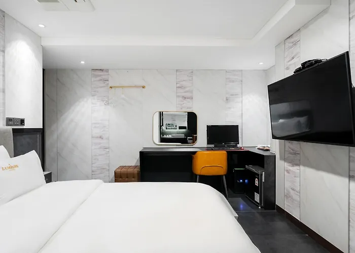Yeoksam Lumiere Hotel 3*