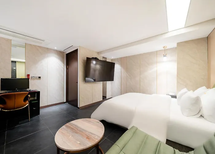 Hotel Yeoksam Lumiere