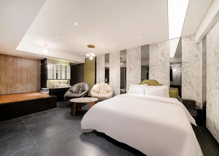 Yeoksam Lumiere Hotel 3*