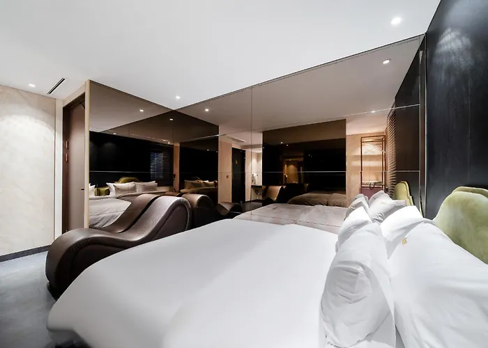 Yeoksam Lumiere Hotel