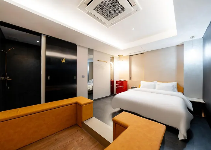 Yeoksam Lumiere Hotel 3*