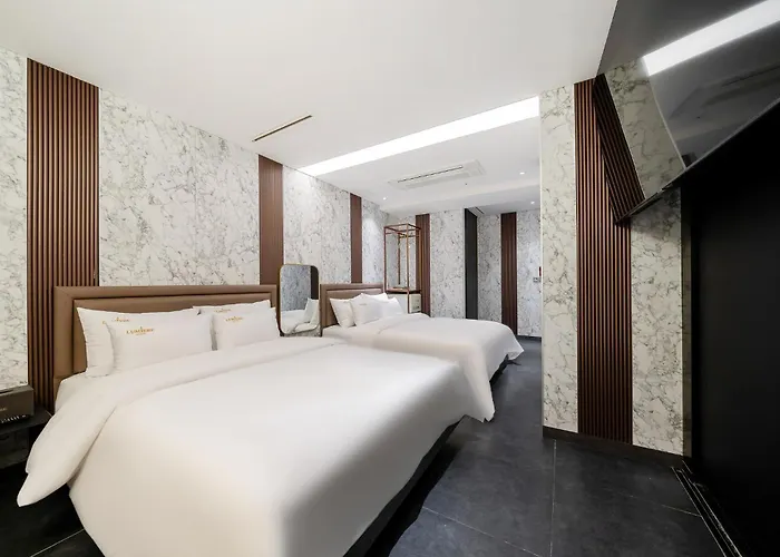 Yeoksam Lumiere Hotel